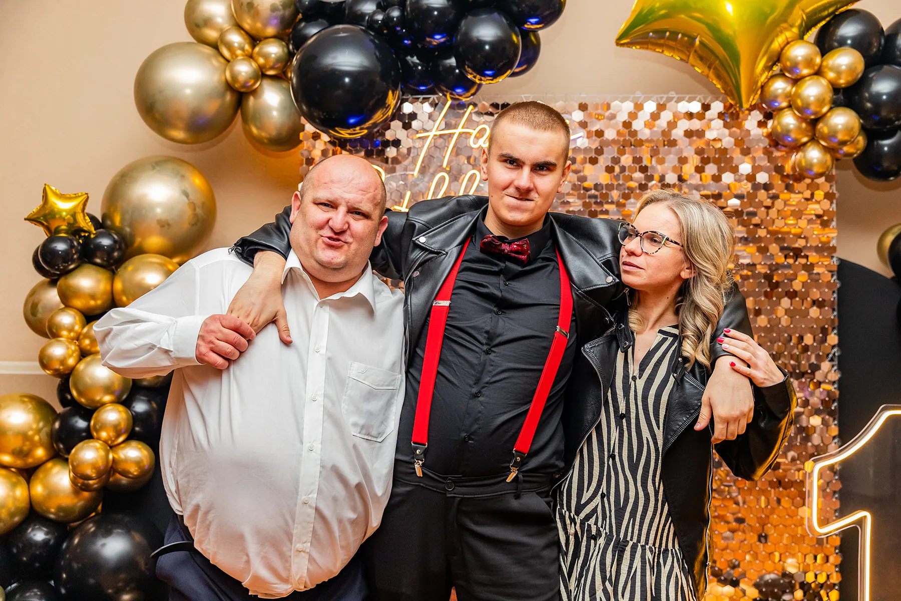 Reportaż z urodzin - fotograf na osiemnastkę Łódź - zdjęcia z 18. urodzin Mateusza