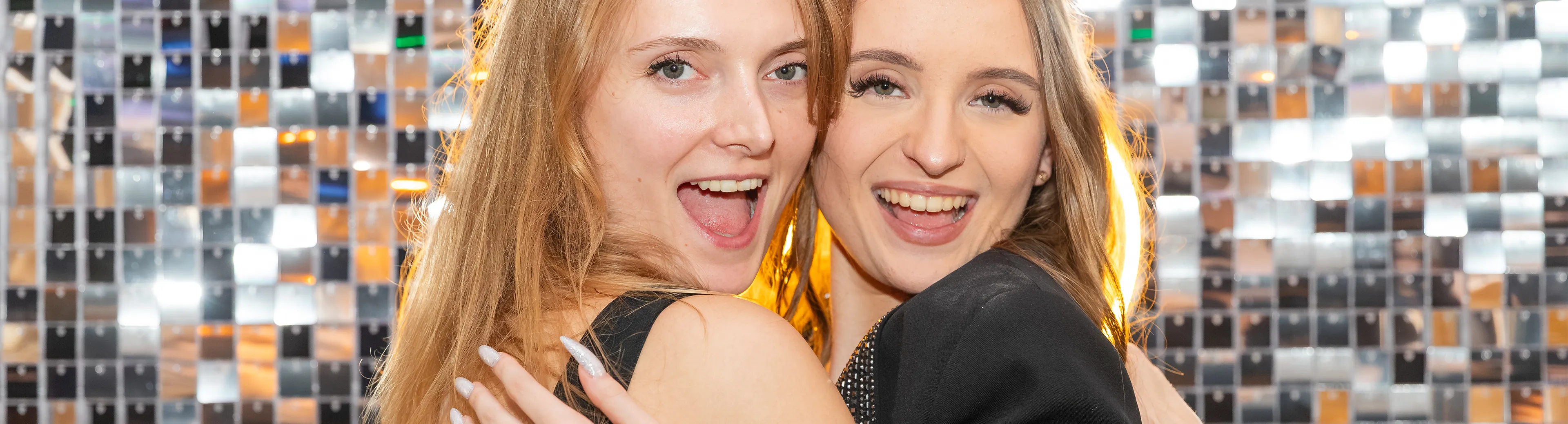 Reportaż z 18. urodzin Poli - fotograf na osiemnastkę Łódź - fotografia eventowa