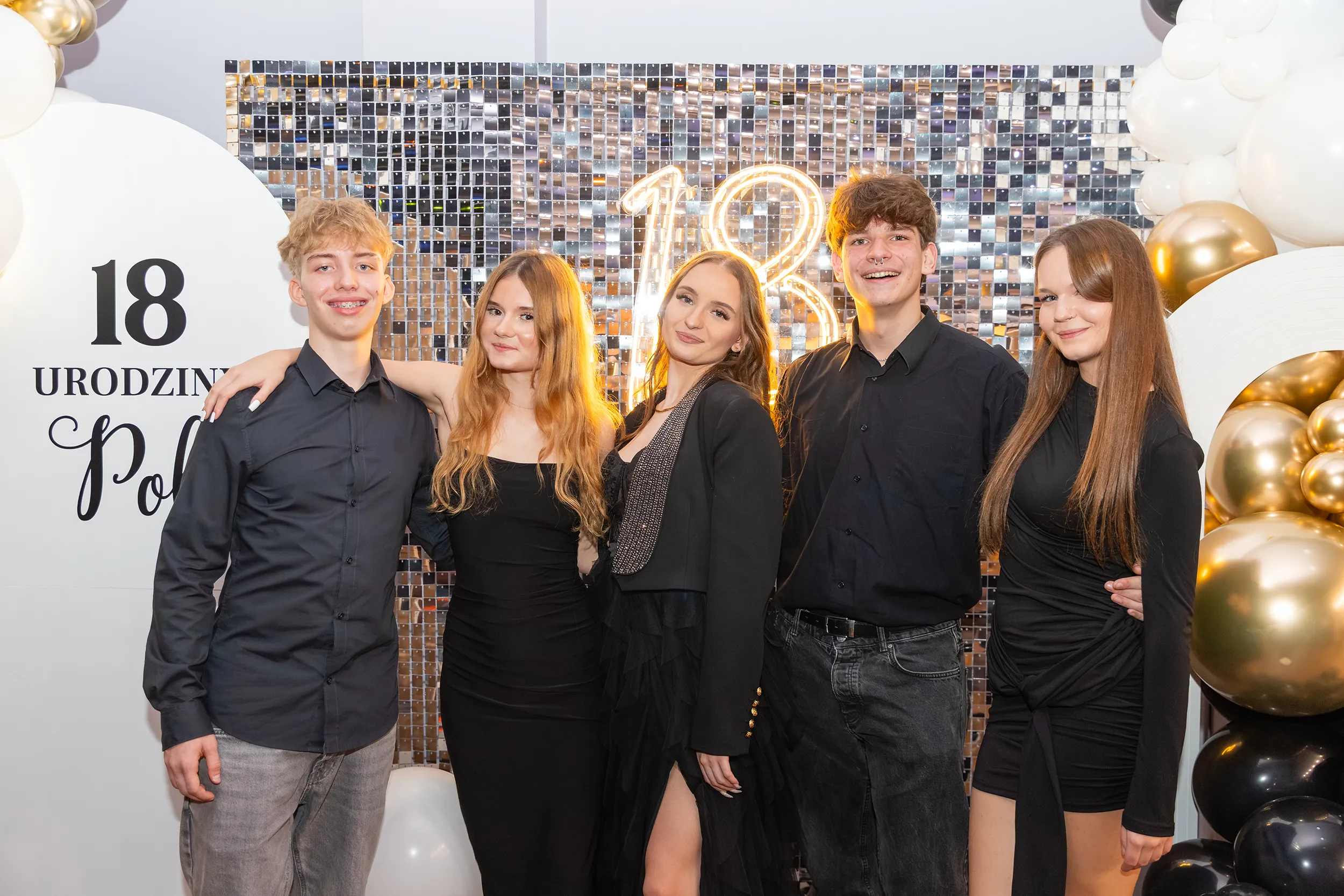 Fotografia eventowa - fotograf na osiemnastkę Łódź - zdjęcia z 18. urodzin Poli