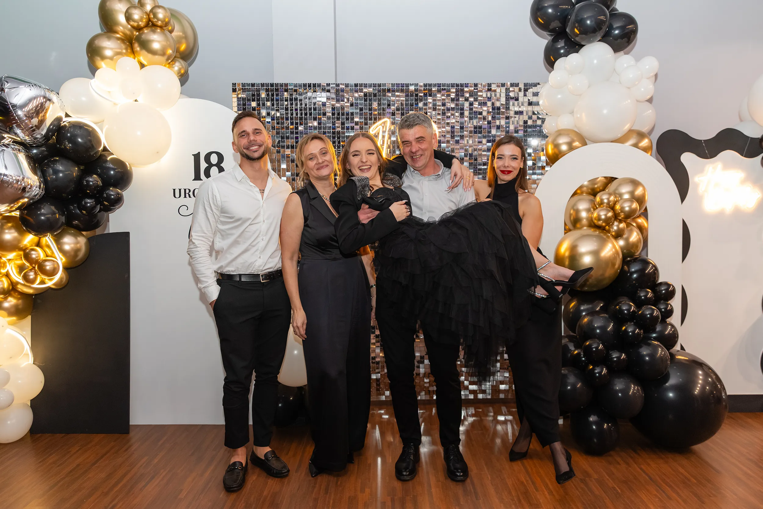 Zdjęcia z 18. urodzin Poli - fotograf na 18 Łódź - reportaż z urodzin