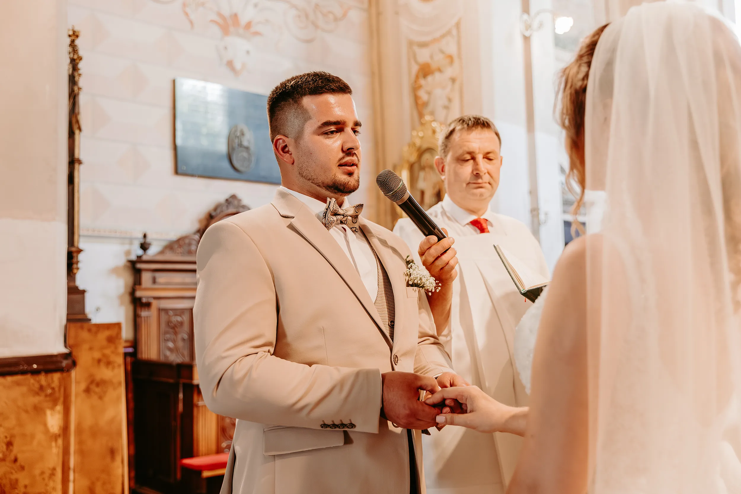 Zdjęcia ślubne w plenerze - fotograf ślubny Łódź - fotografia weselna