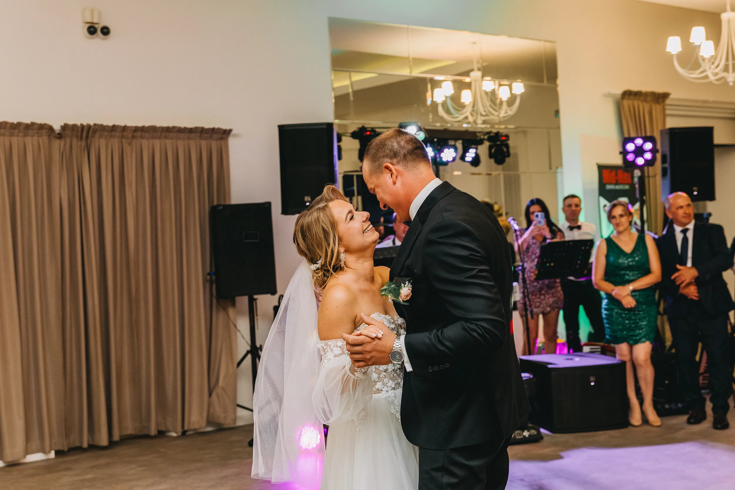 Weselne uśmiechy - fotografia ślubna Aleksandrów Łódzki