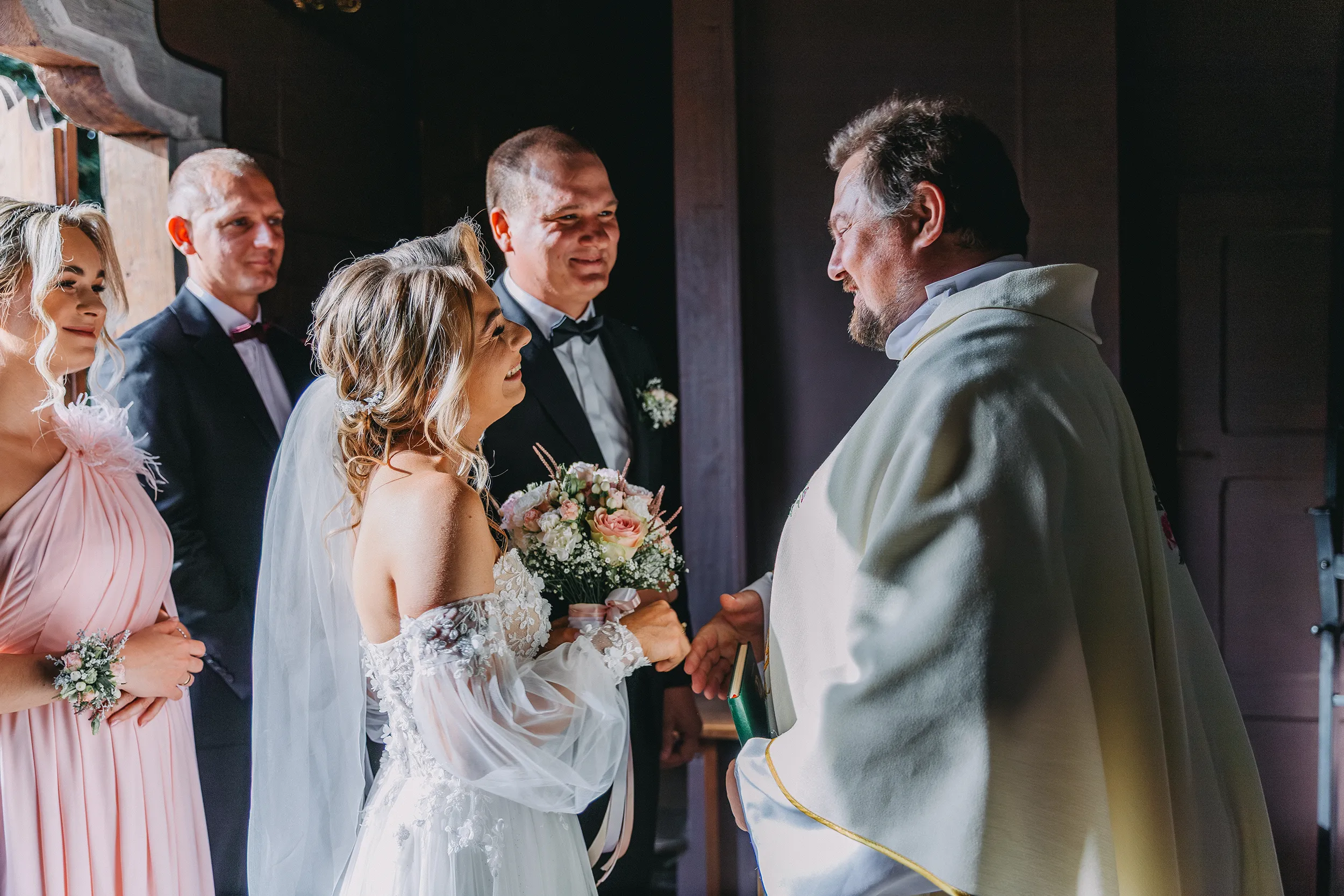 Impreza weselna - zdjęcia ślubne w plenerze Pabianice