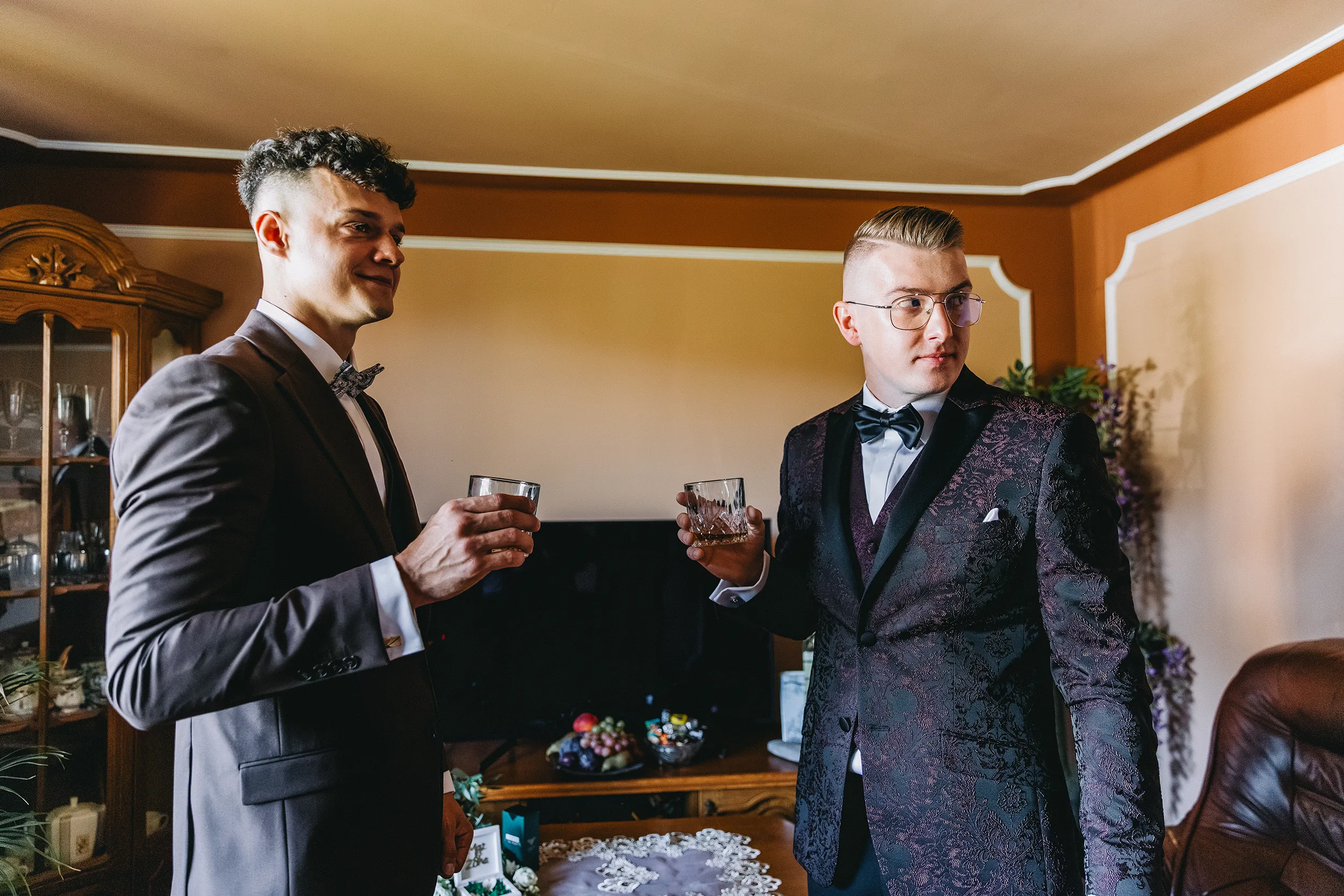 Chwile przed zaślubinami - fotografia weselna Piotrków Trybunalski