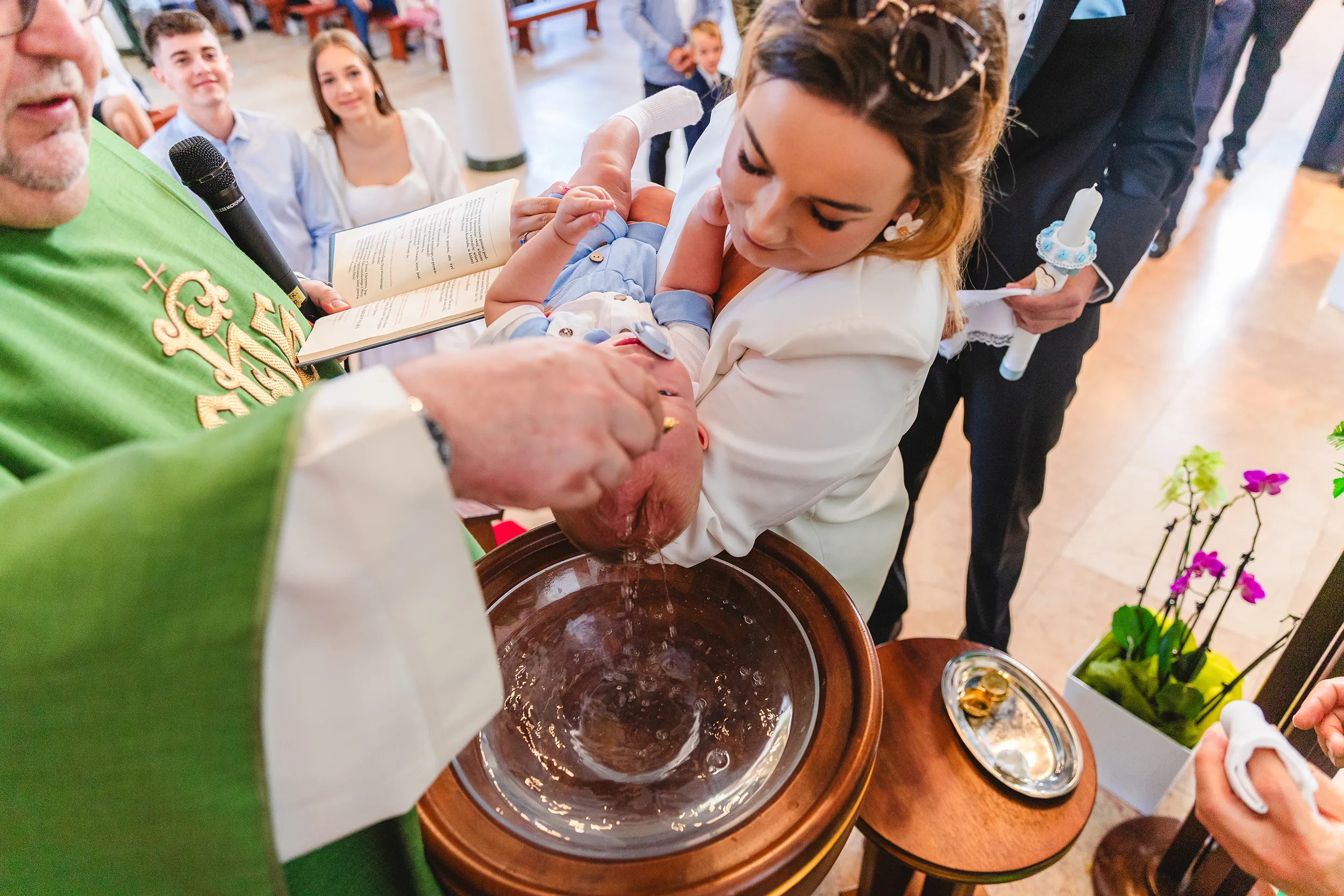 Moment chrztu - reportaż z chrztu Piotrków Trybunalski