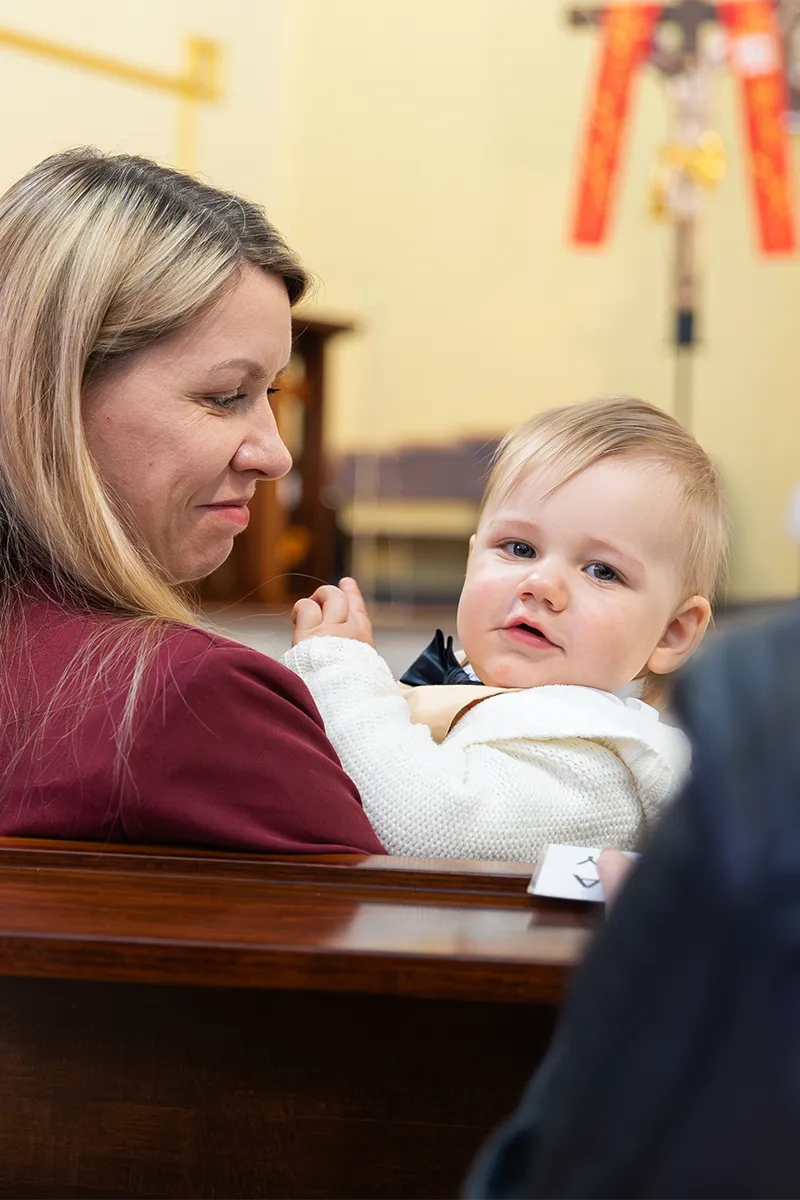 Fotografia chrztu Eryka - fotograf na chrzest Łódź - ceremonia chrztu świętego
